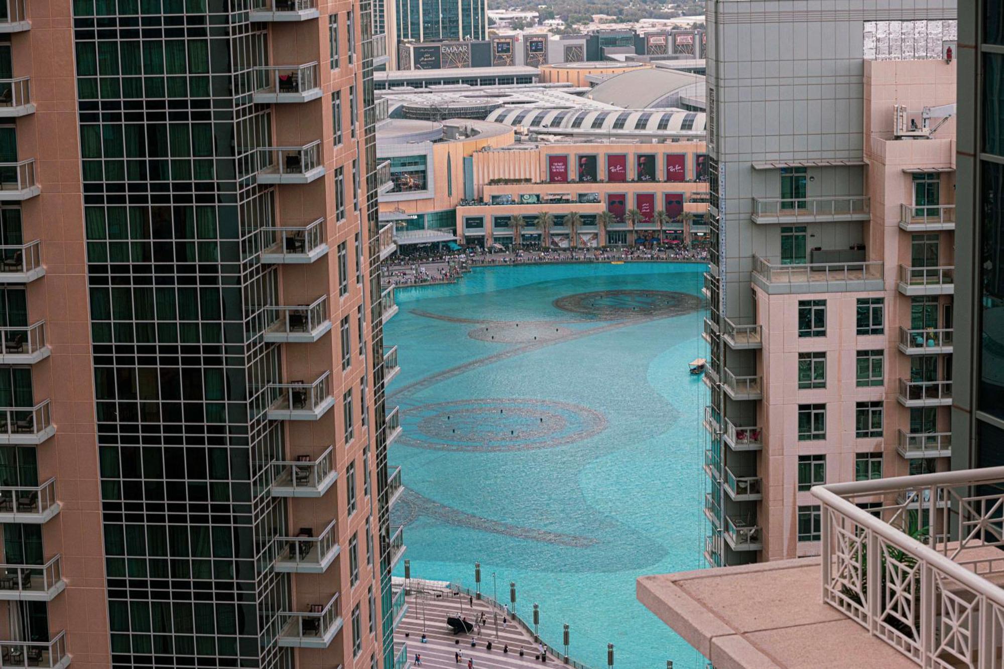 First Class 3Br Burj Khalifa & Fountain View Lägenhet Dubai Exteriör bild