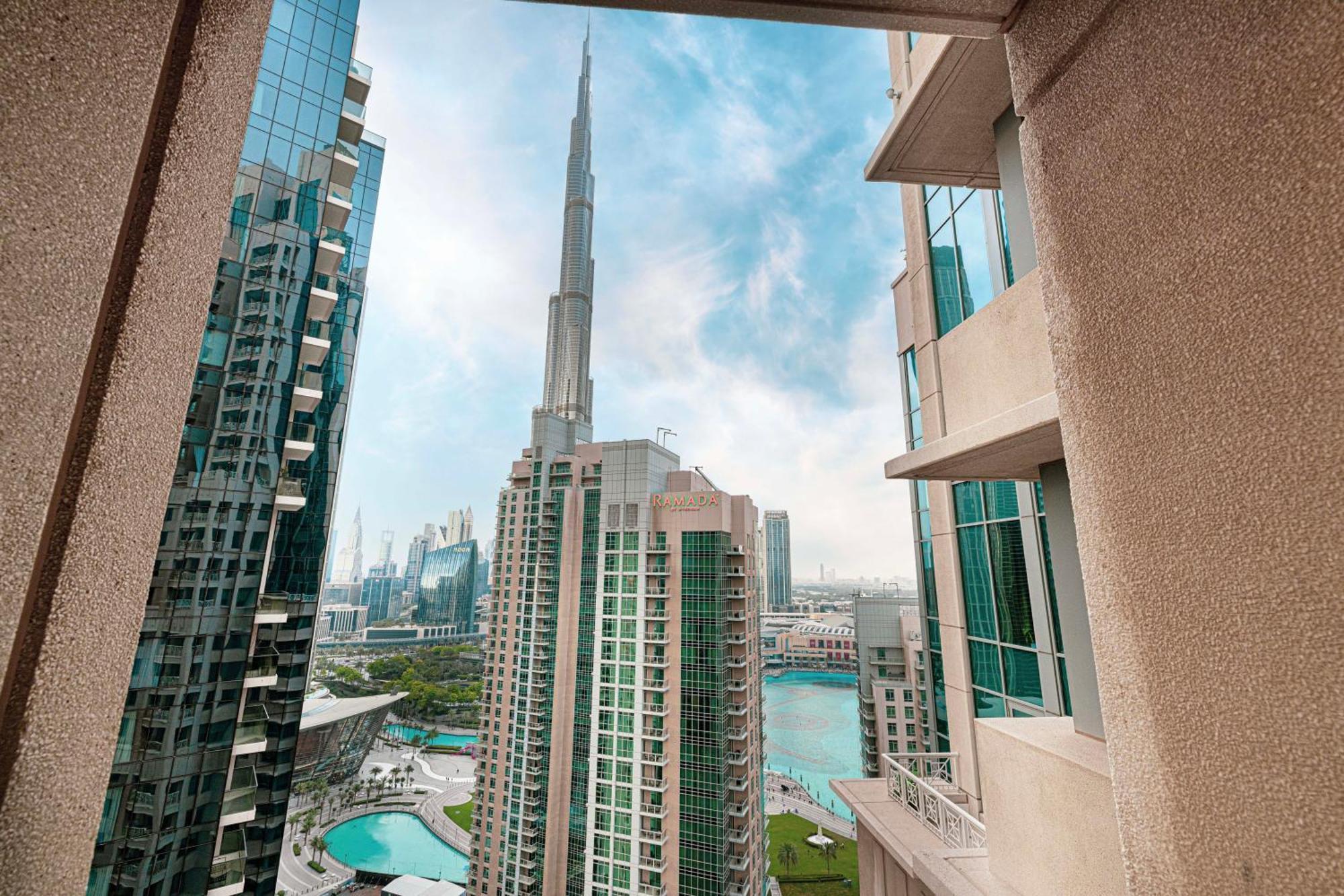 First Class 3Br Burj Khalifa & Fountain View Lägenhet Dubai Exteriör bild