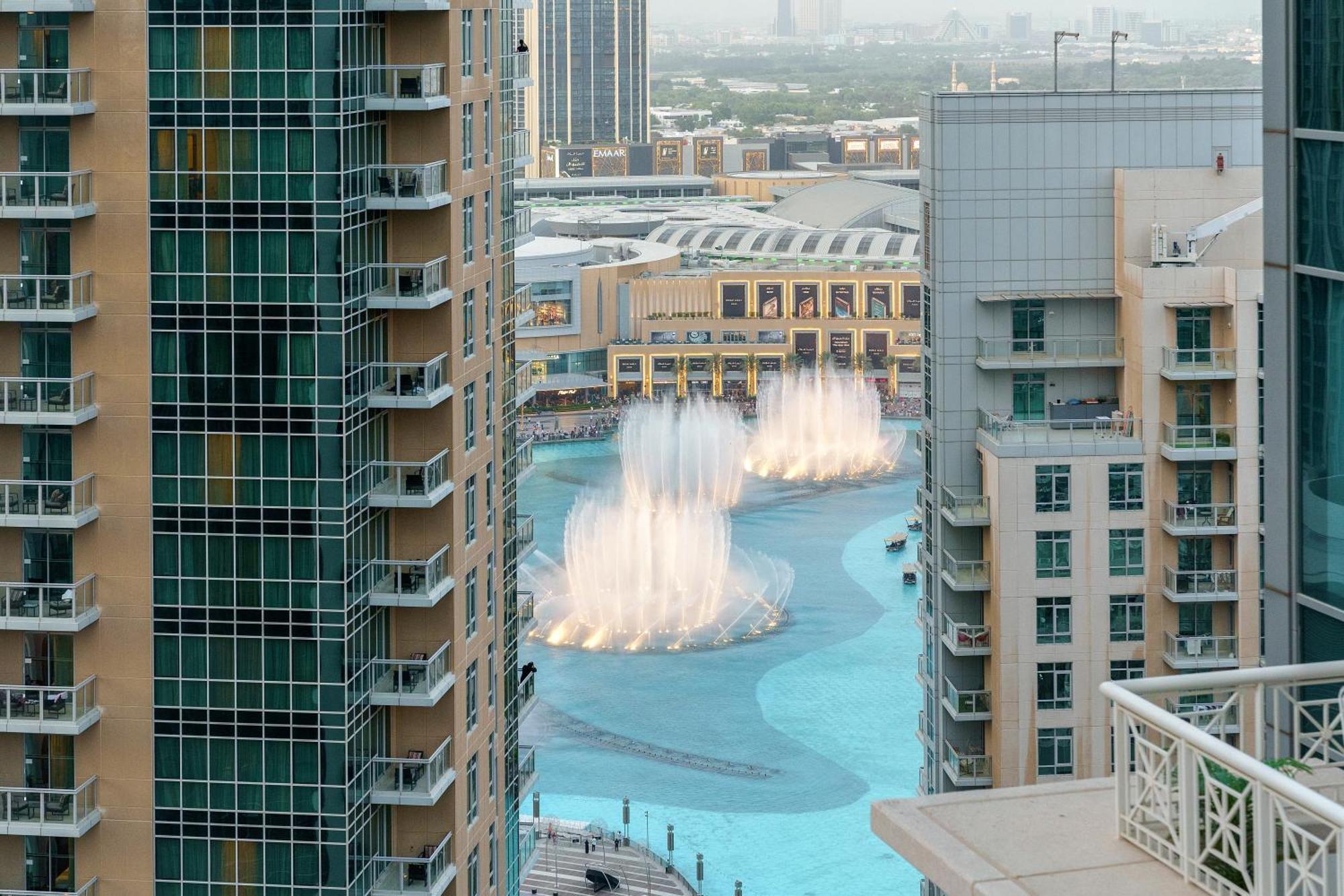 First Class 3Br Burj Khalifa & Fountain View Lägenhet Dubai Exteriör bild